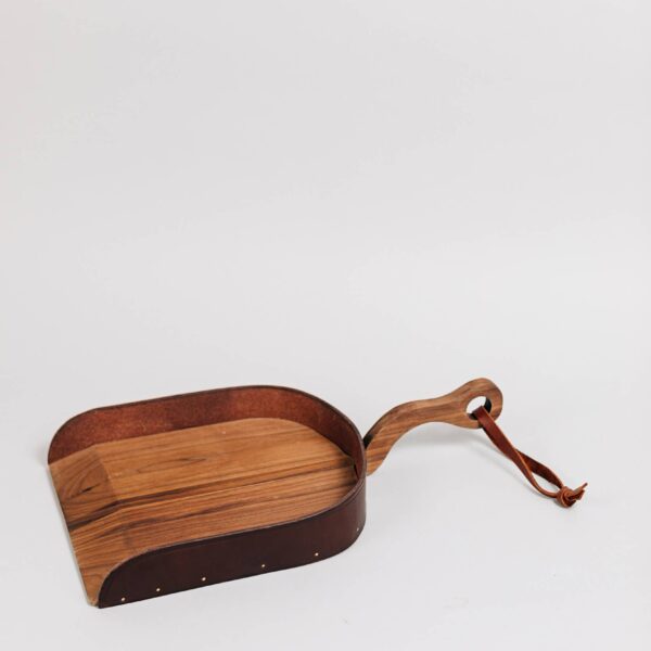 Millstream Home - The Wood and Leather Dustpan