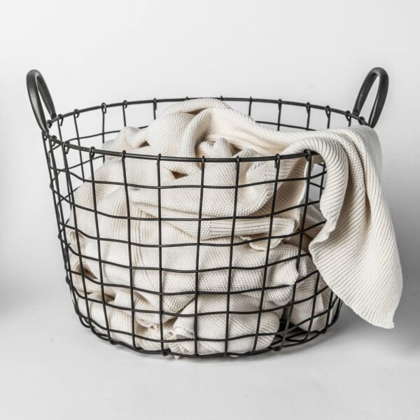 Porto Boutique - 303 - Round Iron Basket with handles