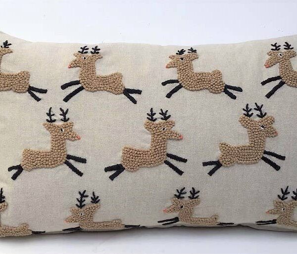 Pillow Applique/Embo 12x20" Knotty Reindeer