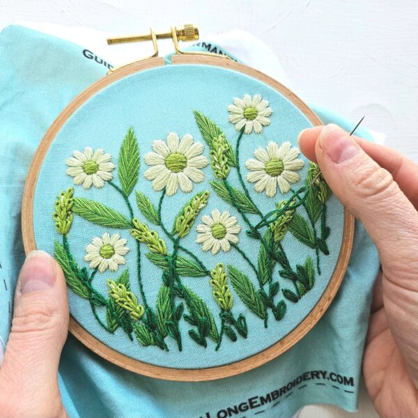 Daisy Field Beginner Embroidery Kit