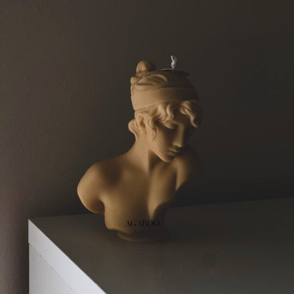 Artistic Lady Candle 5.5x4in: Peach, Rose Petals