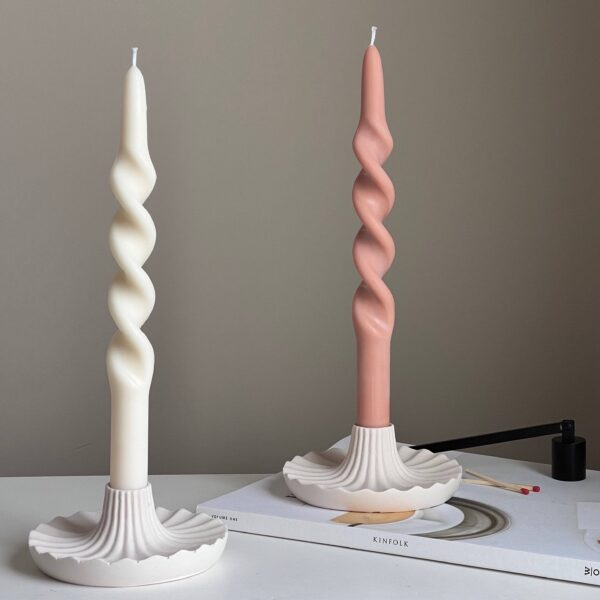 Round Elegant Candlestick Holder: Cream