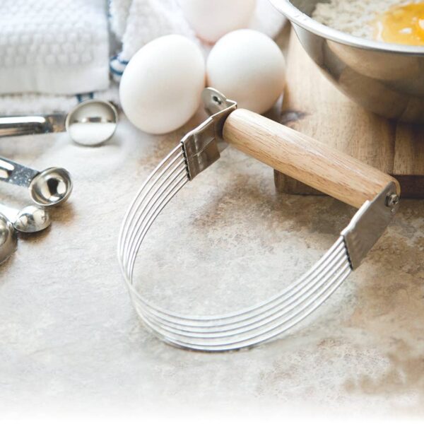 Fox Run Stainless Steel Wire Pastry Blender, 5" x 4" x 1.25" - Image 2