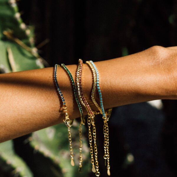 Chloe Tennis Bracelet Emerald: Gold - Image 3