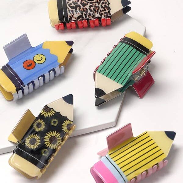 JUMBO FUN SCHOOL PENCIL HAIR CLAW CLIPS Yellow - Image 3