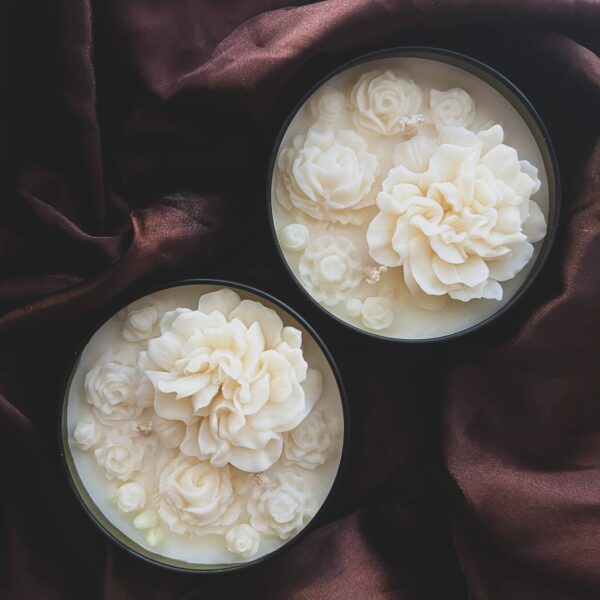 Floral Tin Candle 5oz Love Spell, Gloss White - Image 9