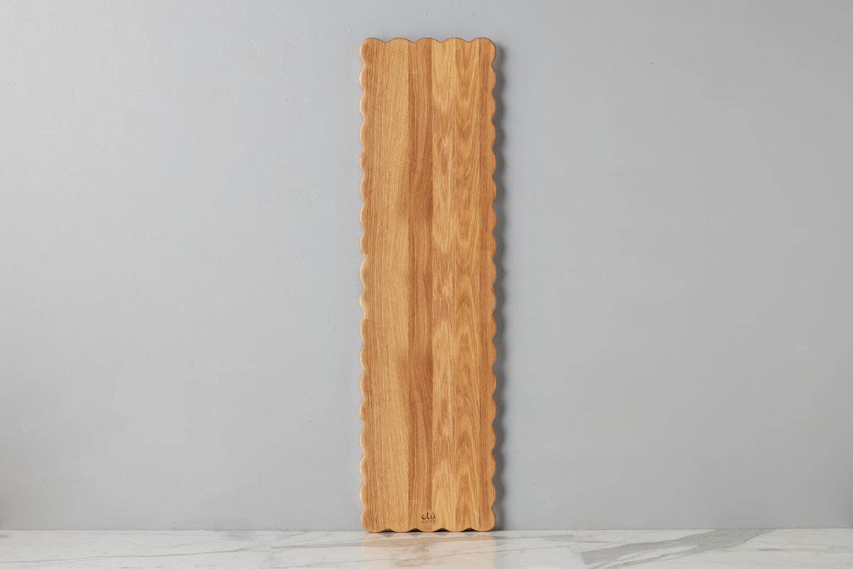 etúHOME - Scalloped Cutting Plank, Large