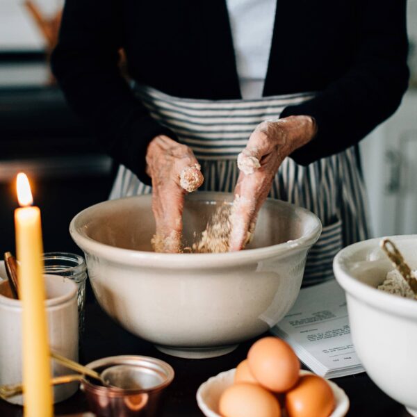 The Stoneware Mixing Bowl: Small - Image 8