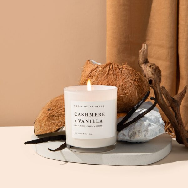 Cashmere and Vanilla 11 oz Soy Candle - Home Decor & Gifts - Image 2