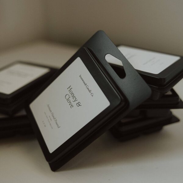All-Natural Soy Wax Melts Cardamom & Vetiver - Image 2