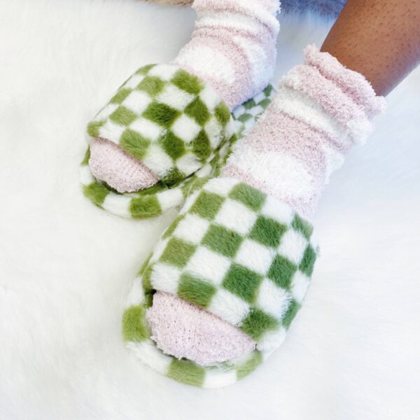 Luxe Lounge Checker Cozy Slipper: Pistachio, S/M - Image 7