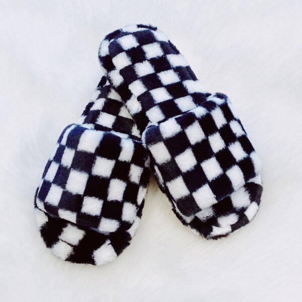 Luxe Lounge Checker Cozy Slipper: Pistachio, S/M - Image 3