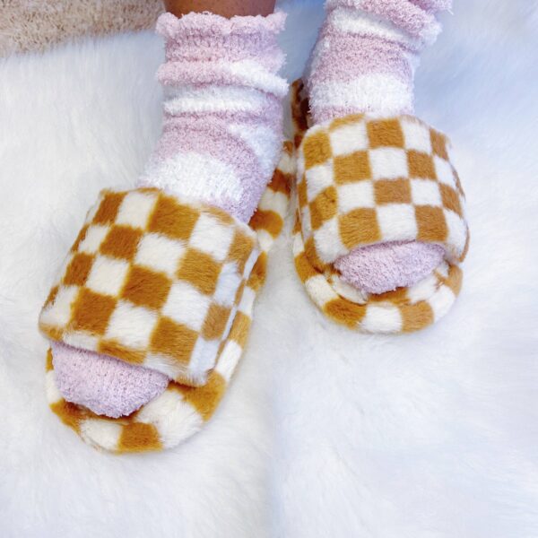 Luxe Lounge Checker Cozy Slipper: Pistachio, S/M - Image 8
