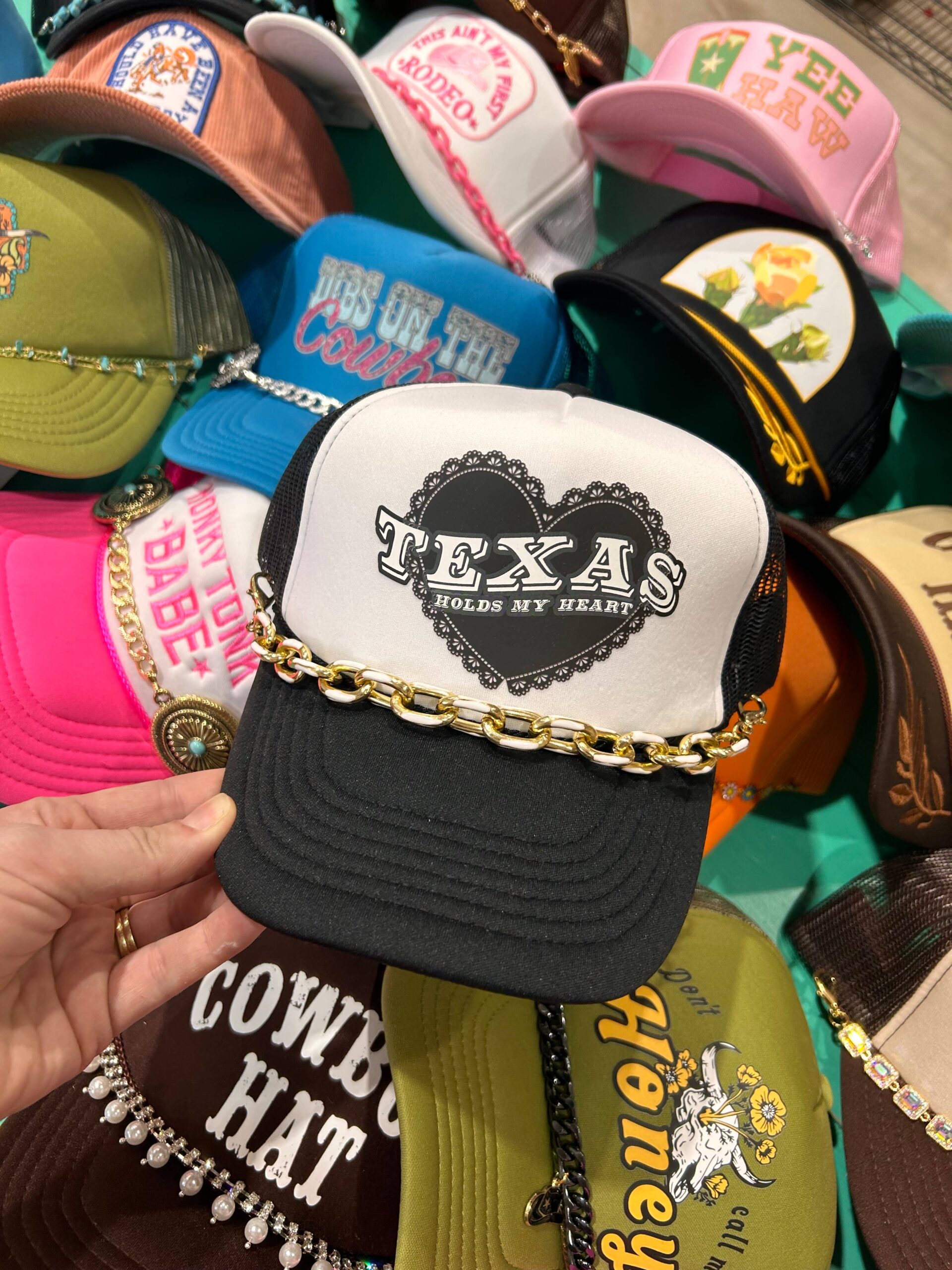 Chunky White Enamel Dipped Trucker Chain - Image 2