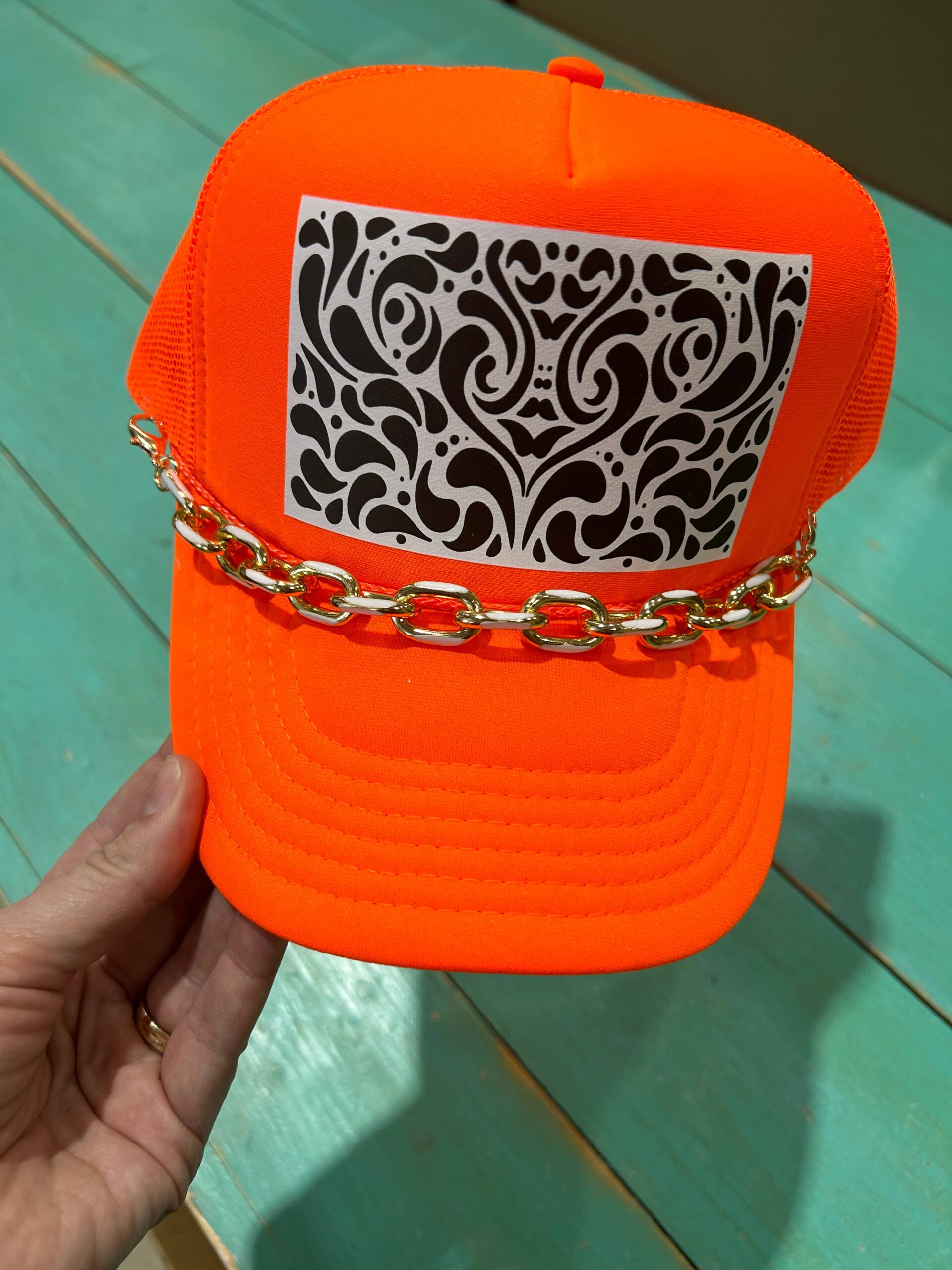 Chunky White Enamel Dipped Trucker Chain - Image 3