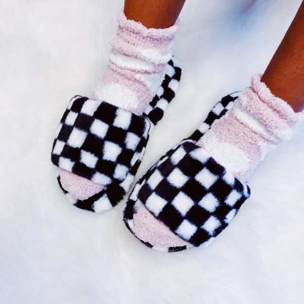 Luxe Lounge Checker Cozy Slipper: Pistachio, S/M - Image 5