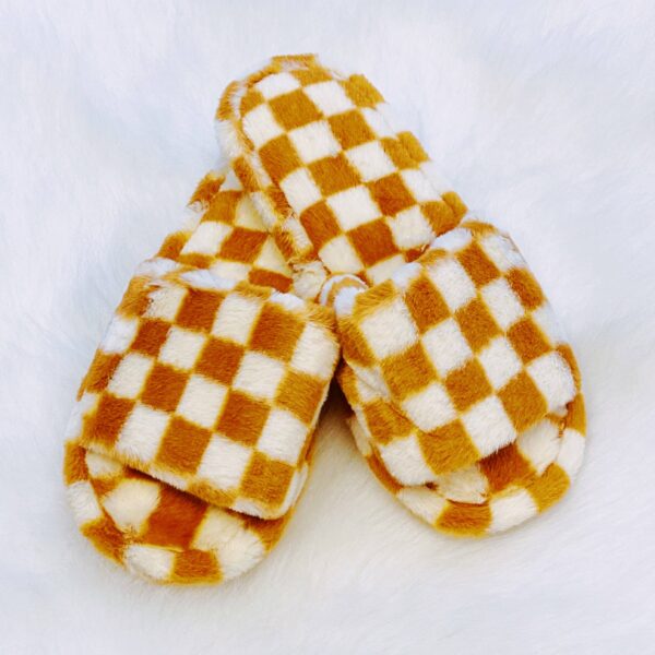 Luxe Lounge Checker Cozy Slipper: Pistachio, S/M - Image 4