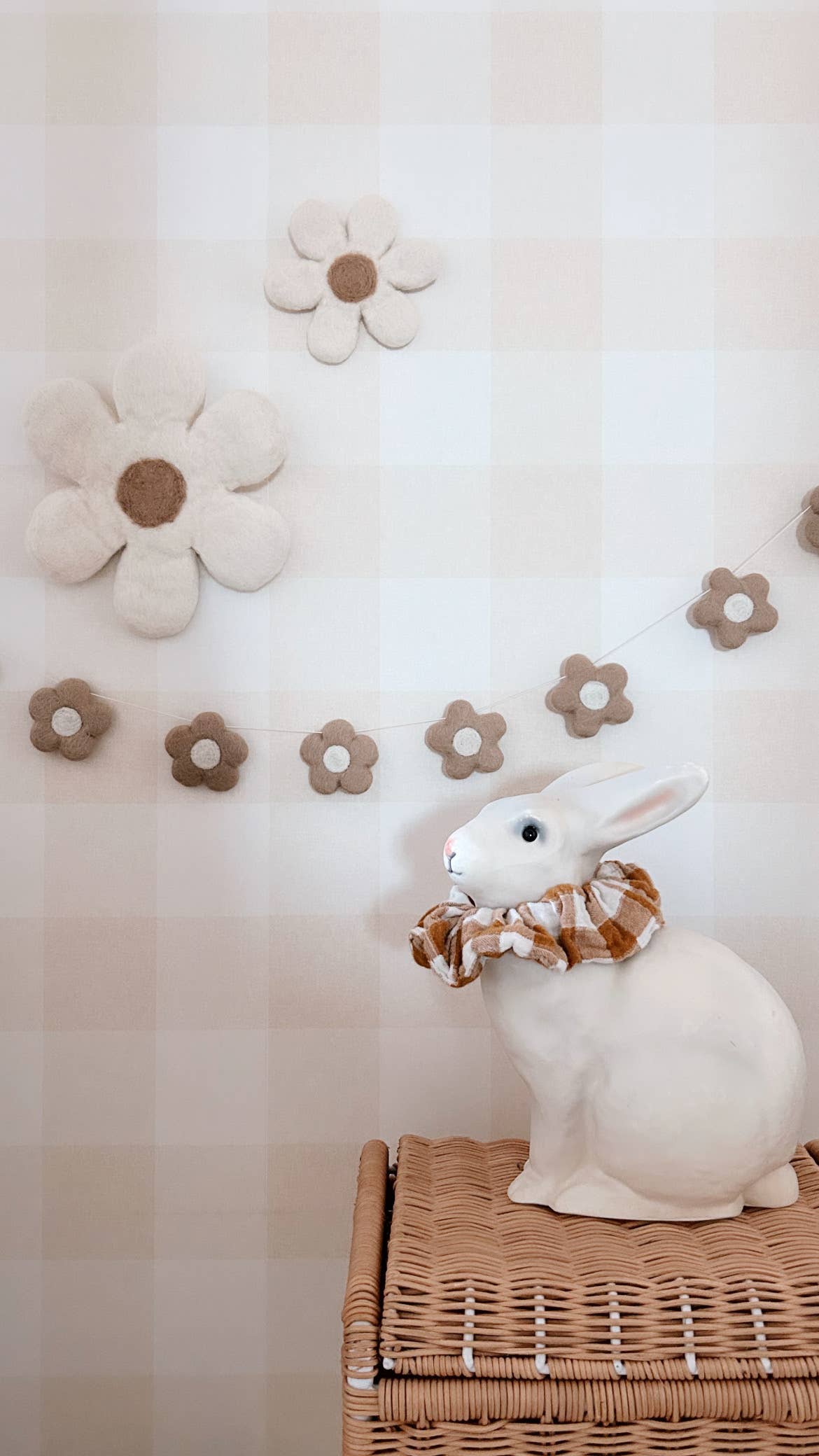 Beige Felted Wool Flower Garland - Image 2