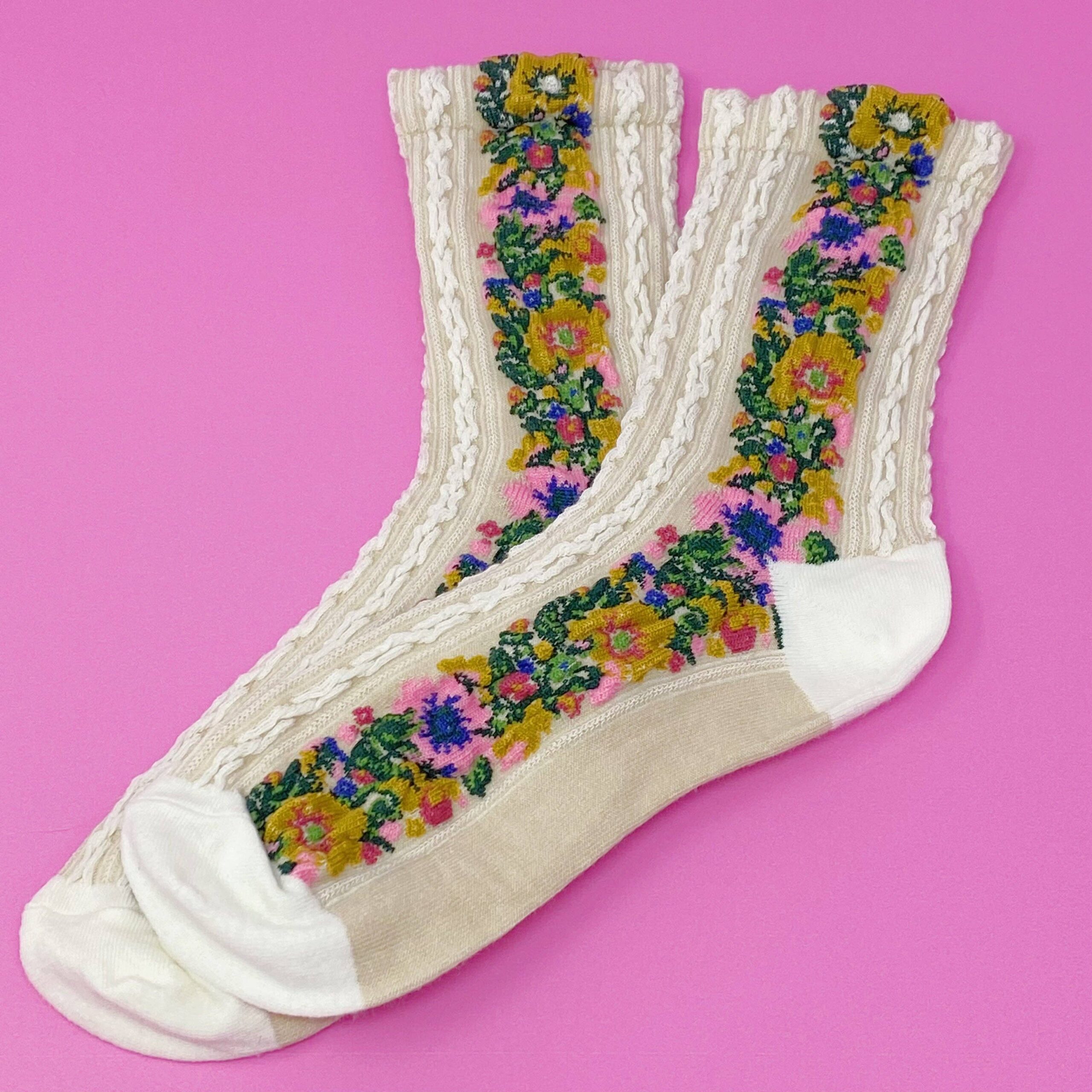 Noble Floral Beauty Socks: Noble White
