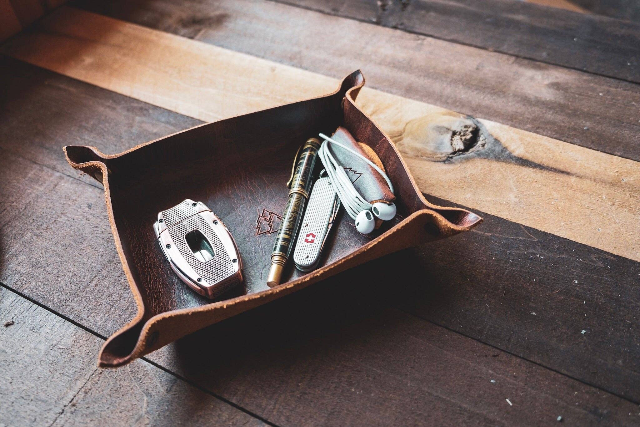 The Tumbledown | Leather valet tray: Tan Crazyhorse - Image 3