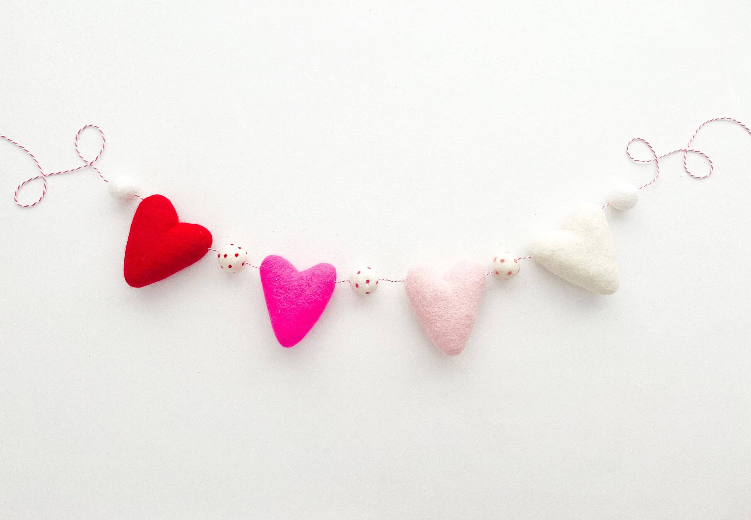Ombre Felt Heart Garland Light Pink
