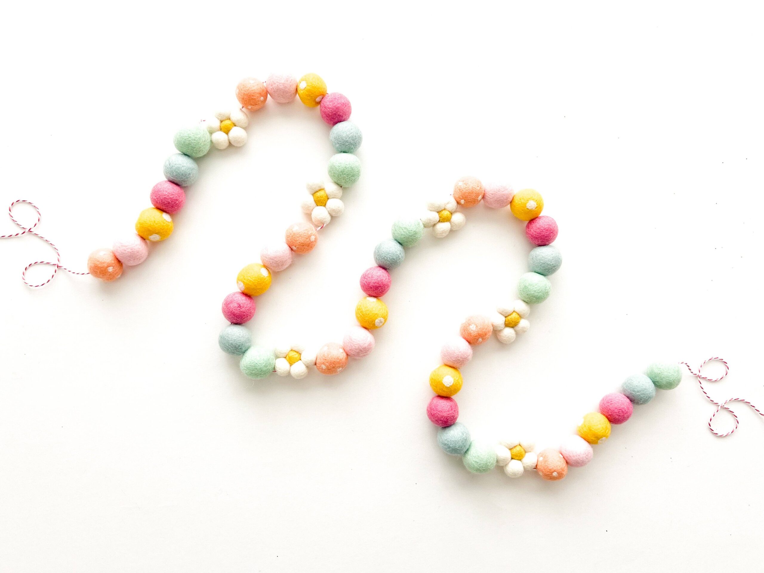 Blooming Daisy Felt Ball Garland