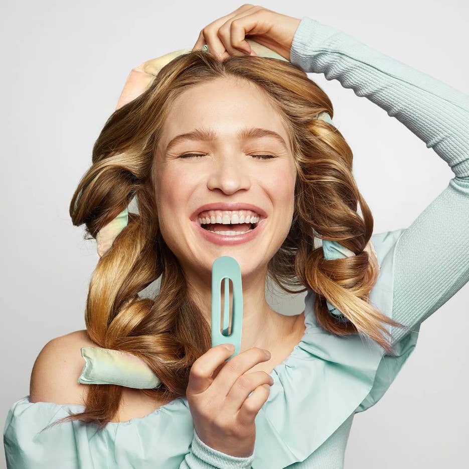 Holiday XL Satin Heatless Styling & Flat Lay Claw 4pc Set - Image 5