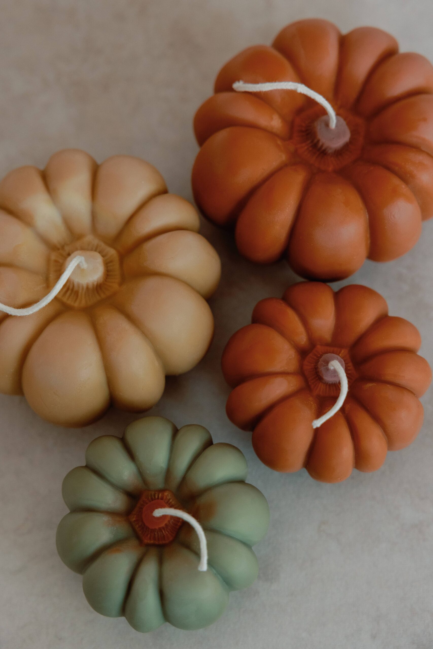 Pumpkin candle- small: Dark olive, Pumpkin Spice Buttercream - Image 2