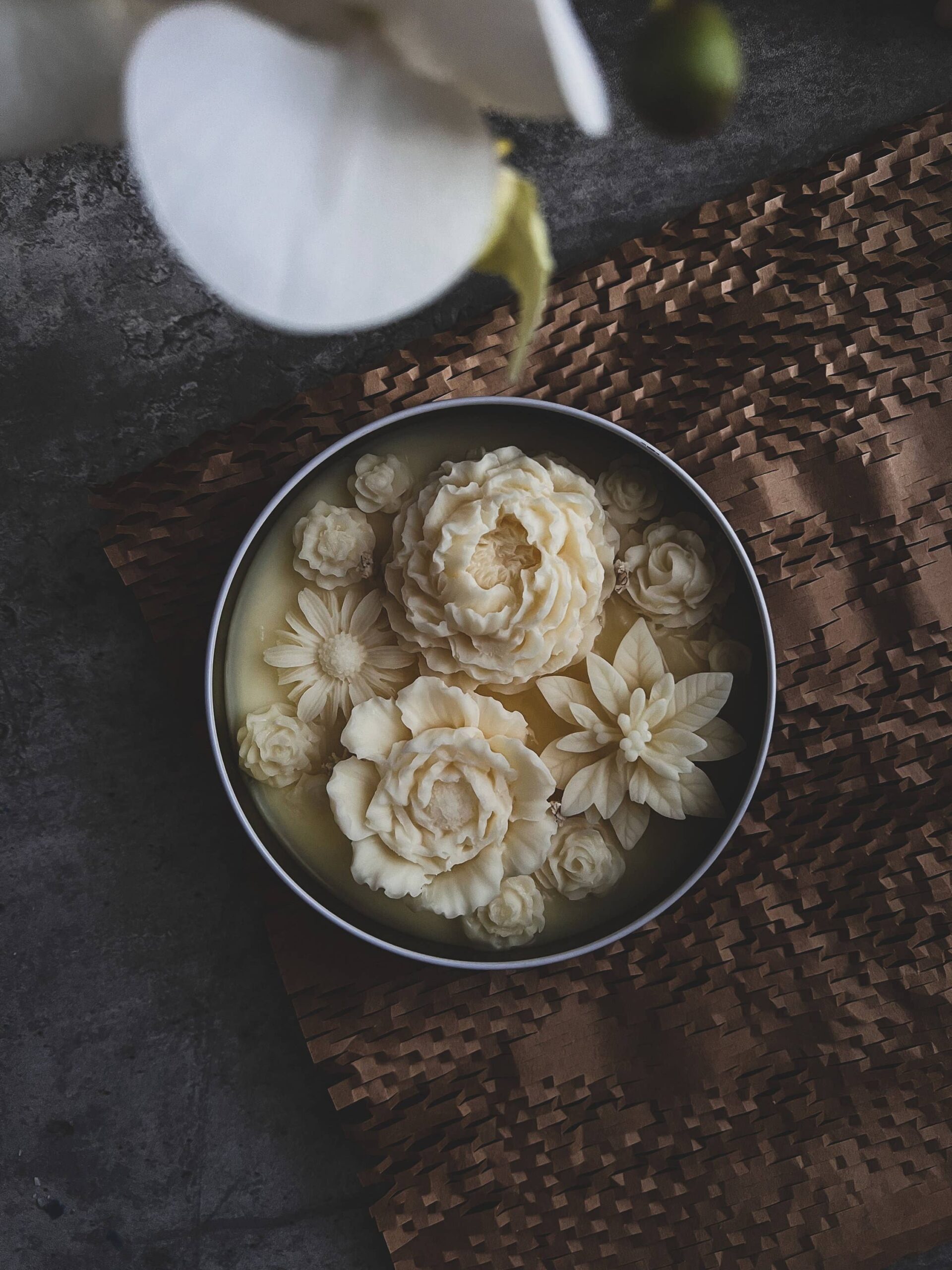 Flower Candle 12 oz 2x5.5in - Container : Honeysuckle Jasmine, Gloss White - Image 7